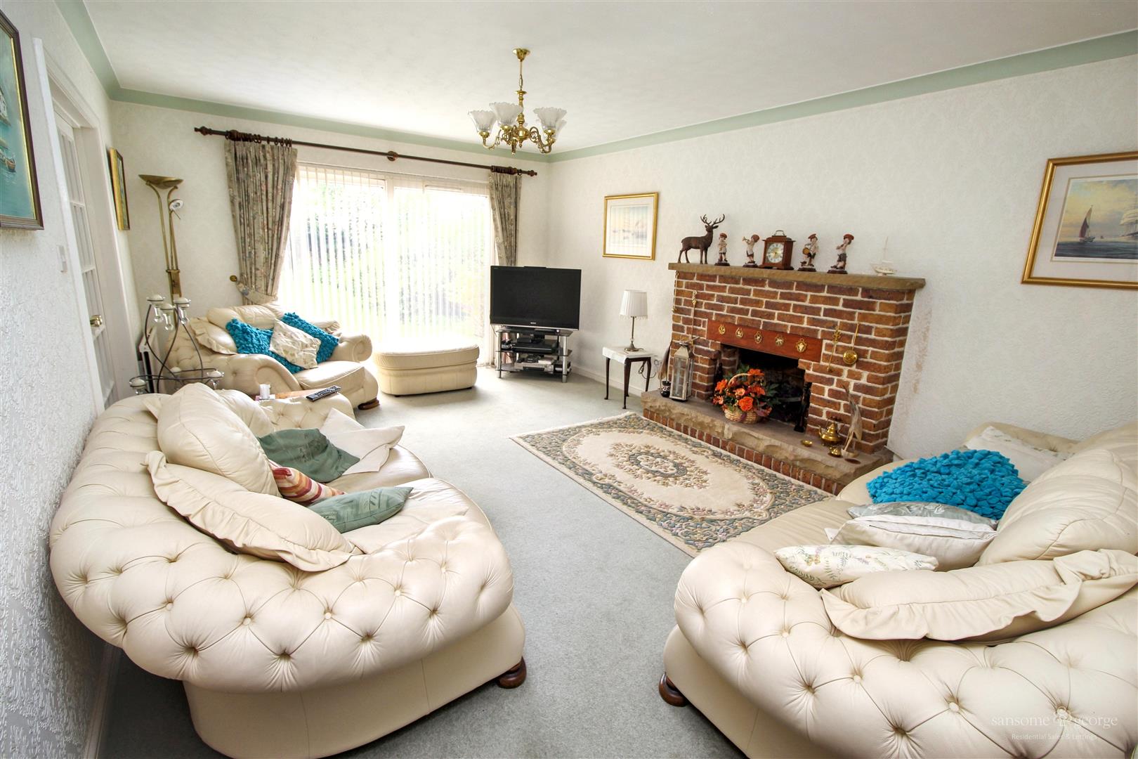 4 bed property in Barbara's Meadow, Reading